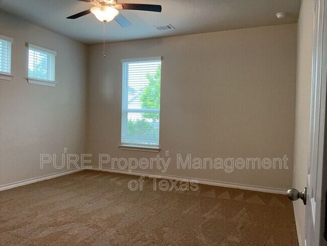 Building Photo - 11708 Coyote Call Way