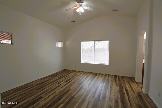 Building Photo - 25735 W Elwood St