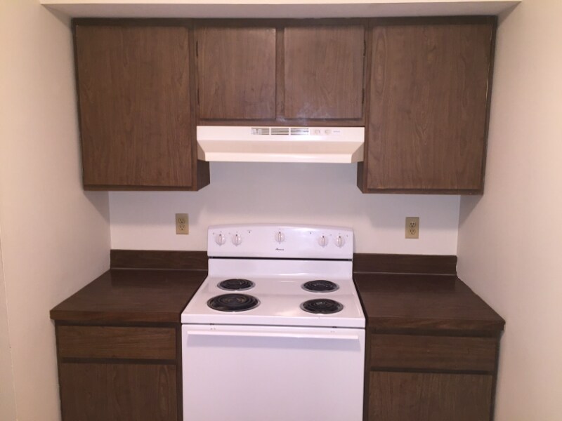 Building Photo - 1128 Amherst Dr