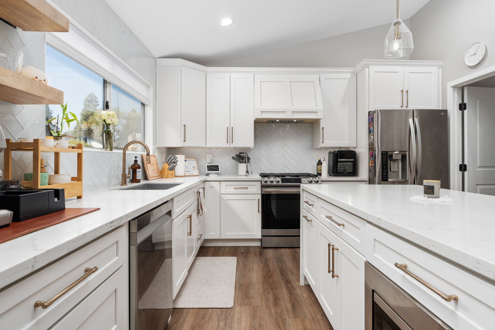 Building Photo - 9178 N Woodlawn Dr