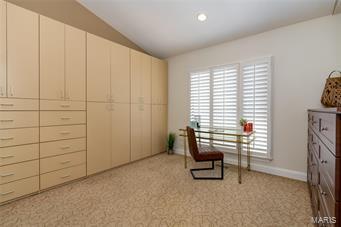 Building Photo - 250 S Brentwood Blvd