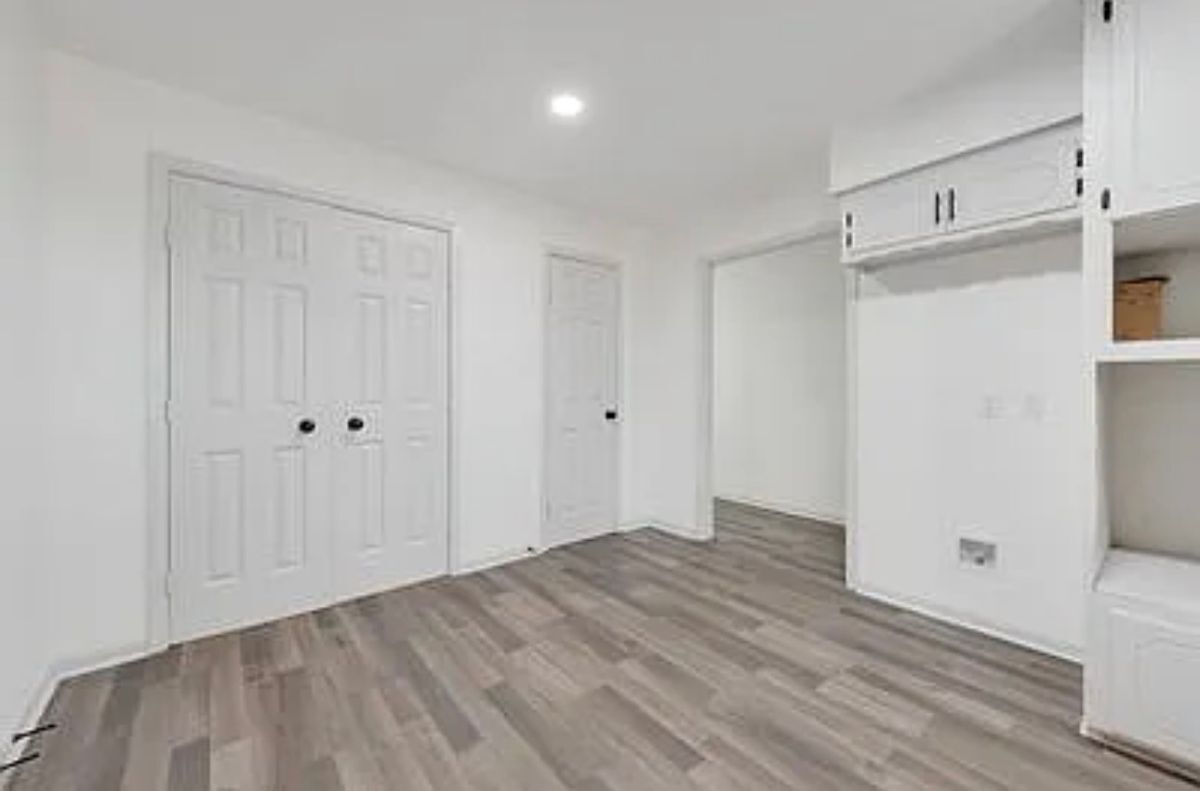 Building Photo - 725 W Brock St