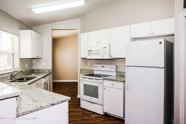 Building Photo - 1510 Glencove Ave NW