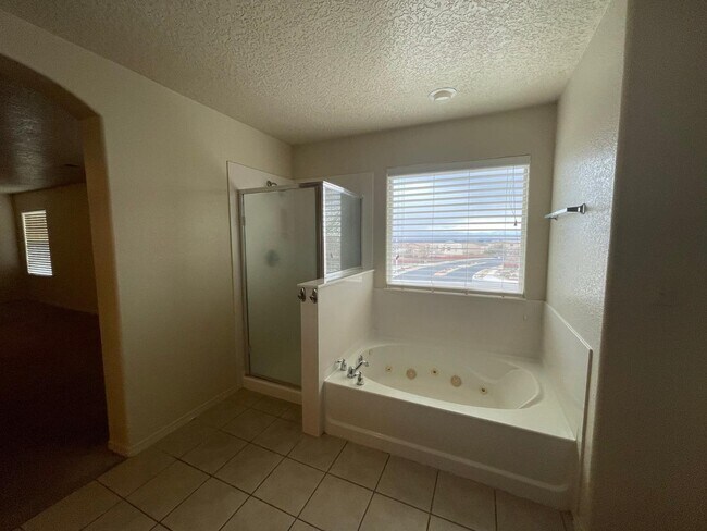 Building Photo - 9620 Sundoro Pl NW