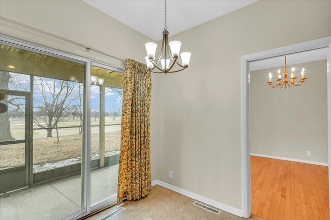 Building Photo - 1803 Golfview Dr