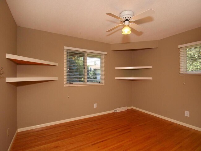 Building Photo - 15712 Wing Lake Dr