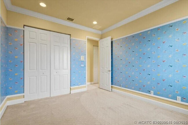 Building Photo - 2335 NW Via Della Ct