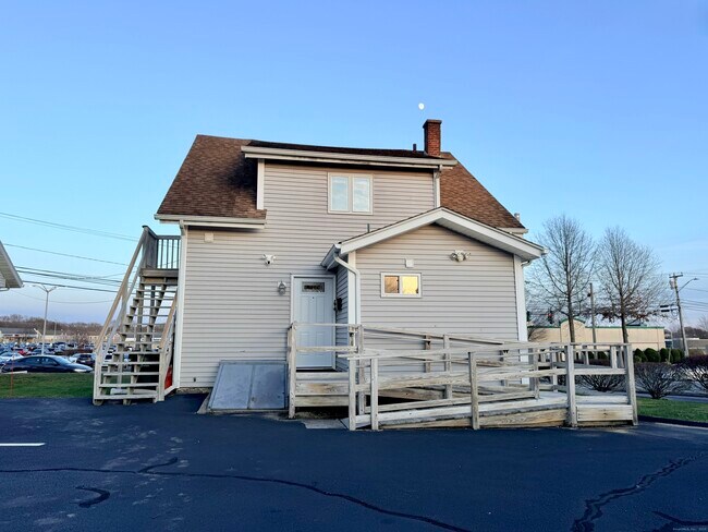 Building Photo - 12 Clark Ln