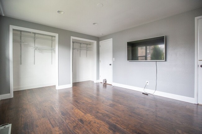 Building Photo - South Salem 4 Bedroom 2 Bath Home Available Mid June !!!