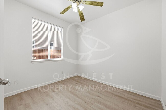 Building Photo - 3518 Garden Rose Dr