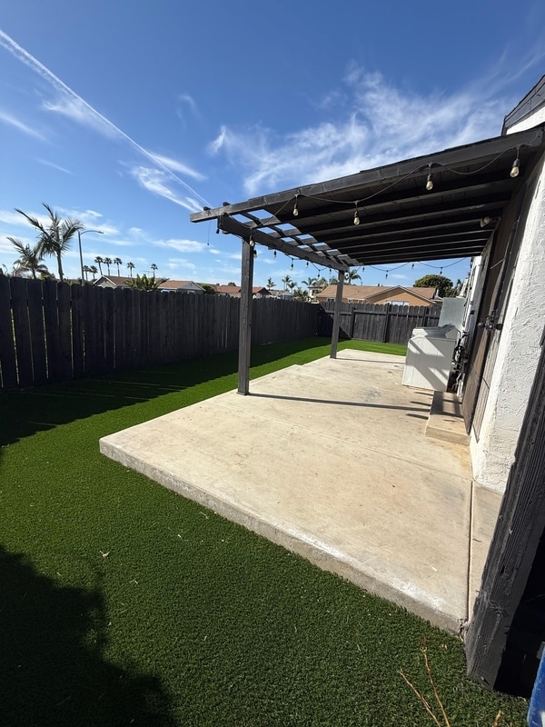 Building Photo - 1272 4th Ave