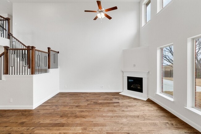 Building Photo - 310 Greystone Ct