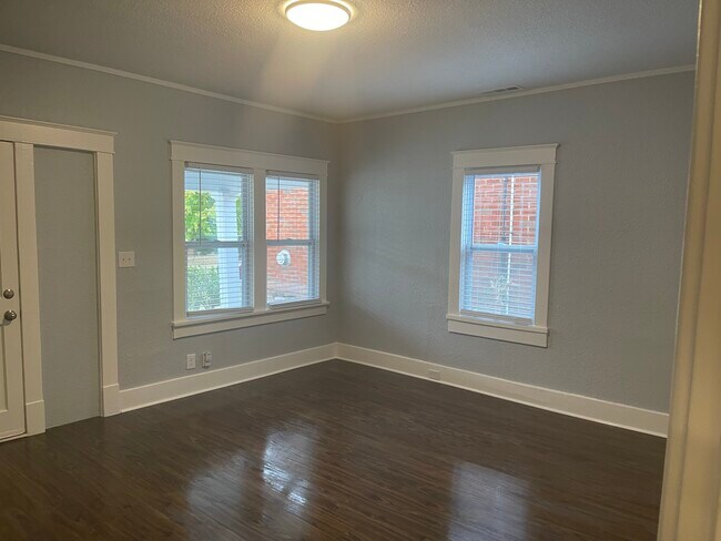Building Photo - 1805 Heiman St