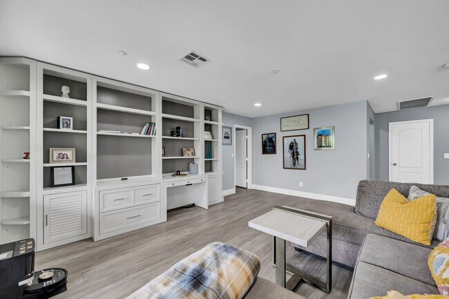 Building Photo - 1289 Vietti St