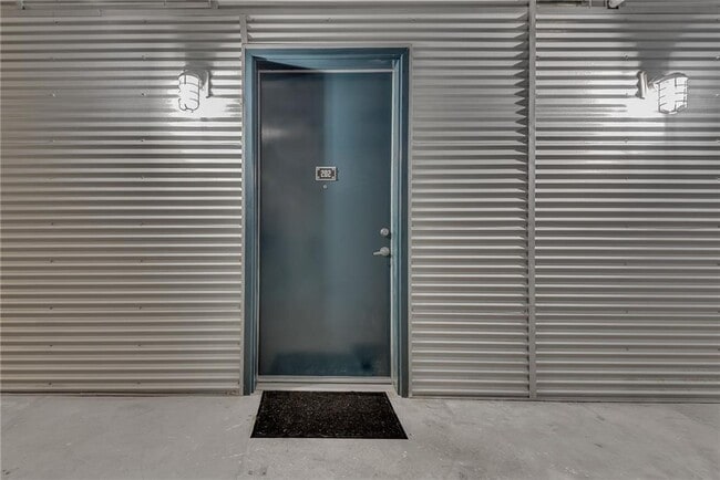 Building Photo - 400 Village Pkwy