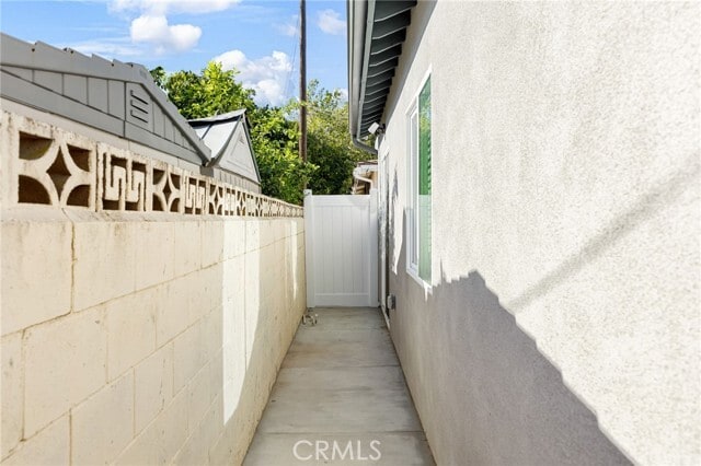 Building Photo - 7046 White Oak Ave