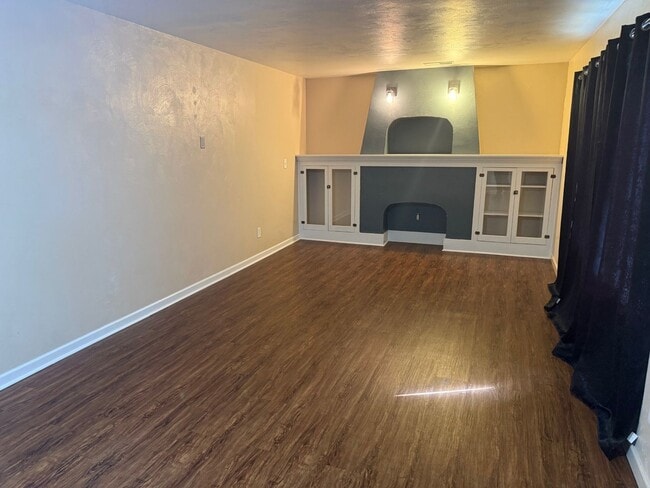 Building Photo - 2 Bed 1 Bath House