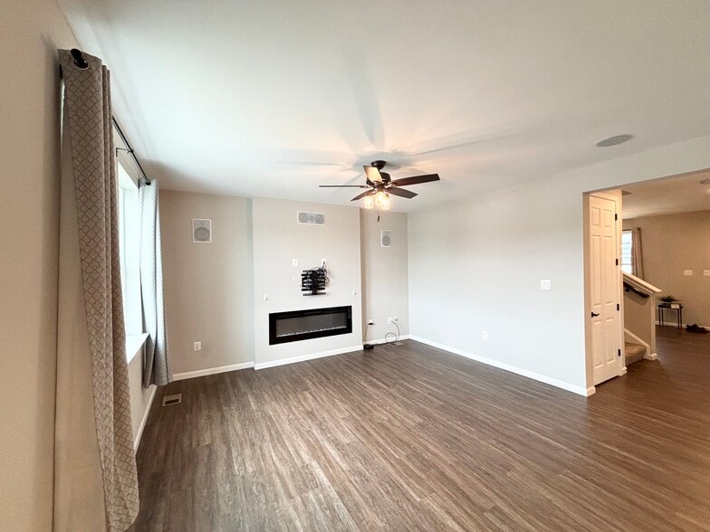Building Photo - 324 Cedar Spring Dr