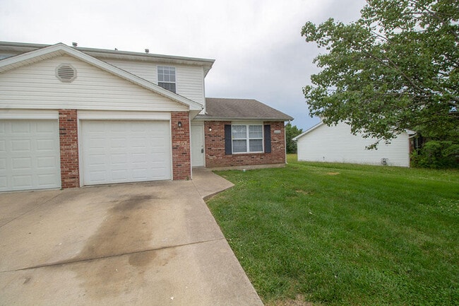 Building Photo - 1602 High Quest Cir