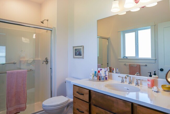 Building Photo - Beautiful Dover Bay Home
