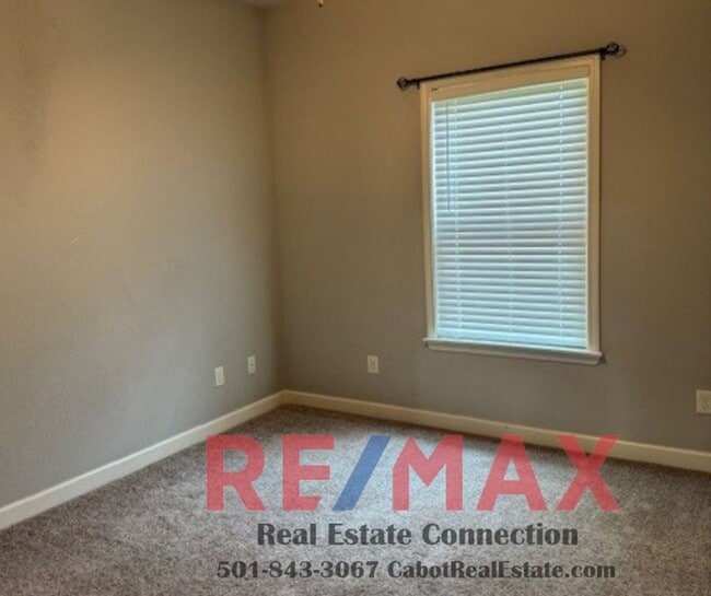 Building Photo - Sorry No Smoking and Pets Permitted with R...