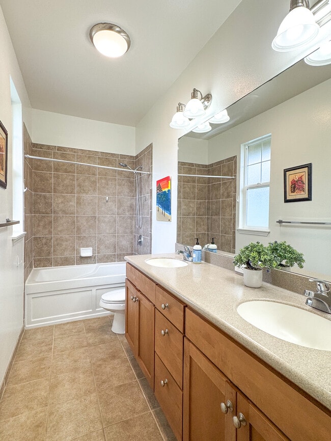 Building Photo - 5 Maka Hou Pl