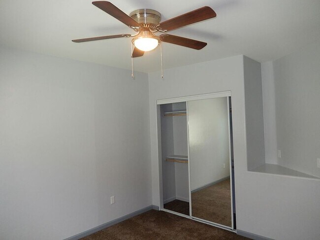 Building Photo - 3402 E Flower St