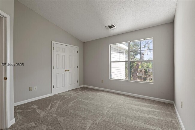 Building Photo - 32 Old S Ct