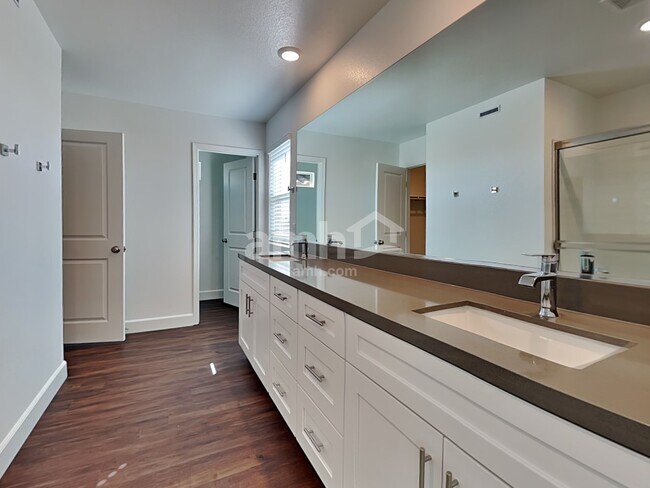 Building Photo - 2737 Fierce Star Ave