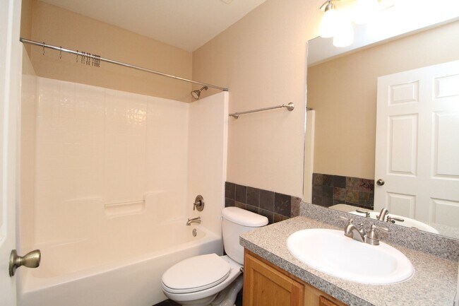 Building Photo - Spacious 3BR with Sunroom & Eat-In Kitchen – Holsberry Estates