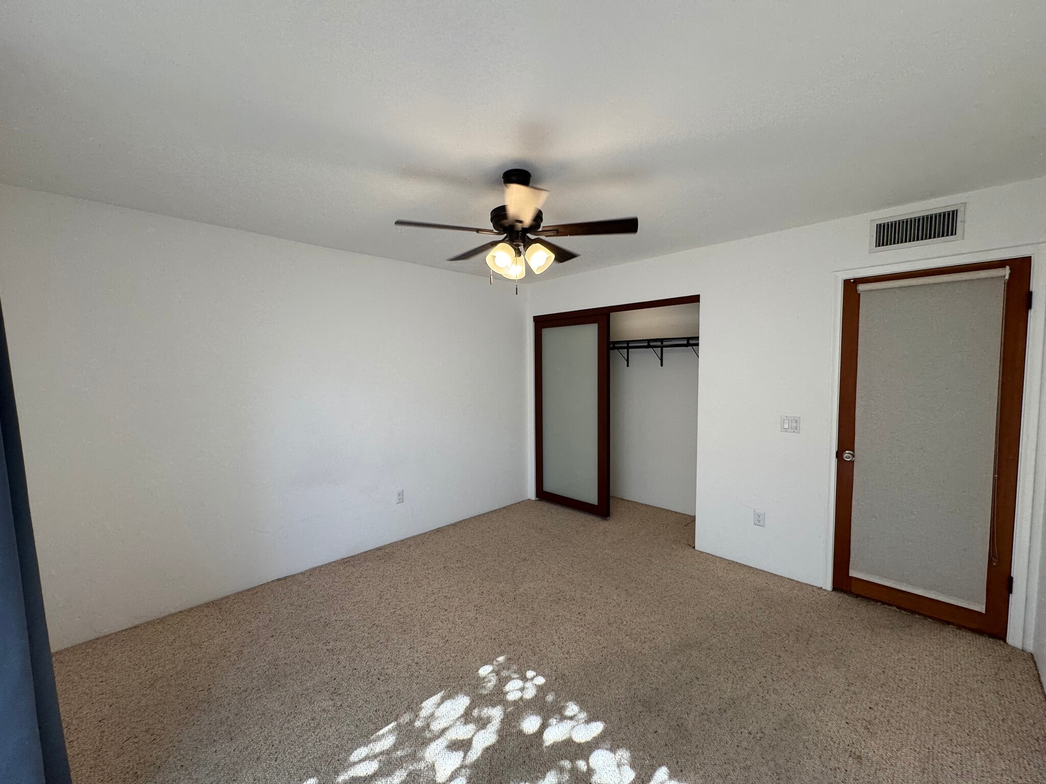 Building Photo - 2131 E Alameda Dr