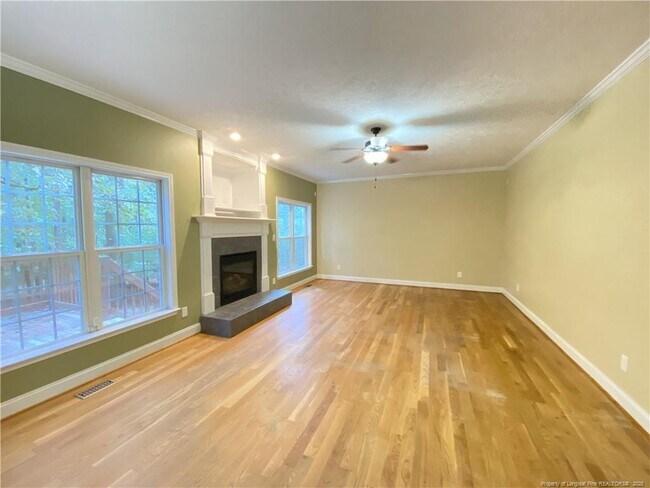Building Photo - 1058 Carolina Way