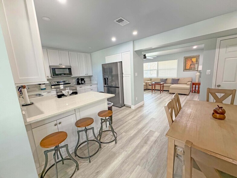 Building Photo - 6403 South Highway A1A-SI ID1044462P