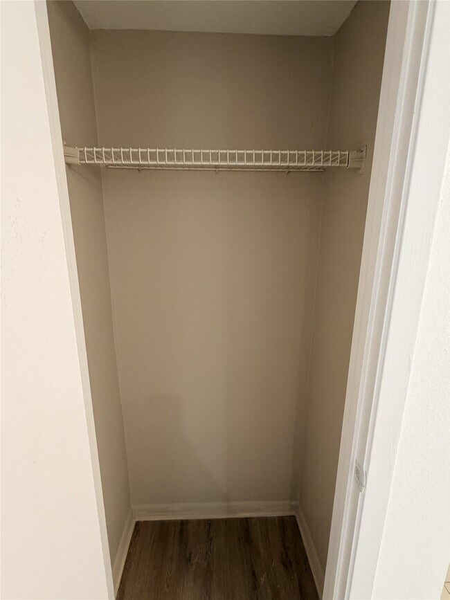 Building Photo - 8523 Hearth Dr