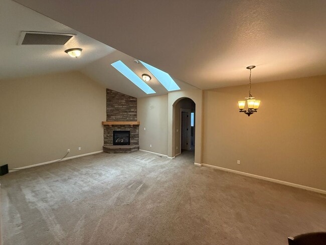 Building Photo - 3 Bedroom, 2 Bathroom Single-Level Duplex in The Stonegate Community