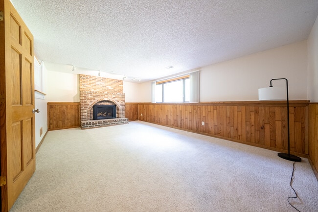 Building Photo - 17420 Barrington Ct