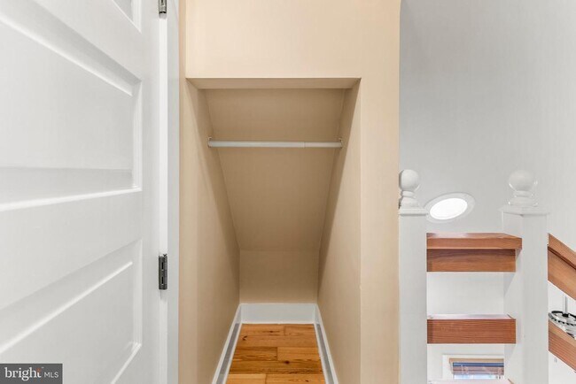 Building Photo - 220 Hollis Alley