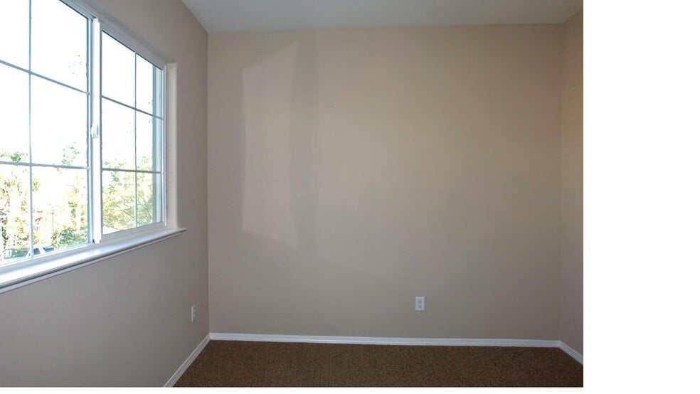 Building Photo - 772 W Barcelona Ln