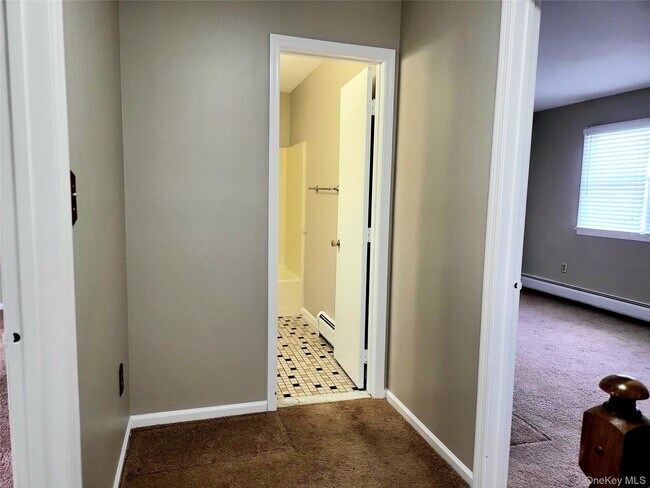 Building Photo - 6 Maple Ave