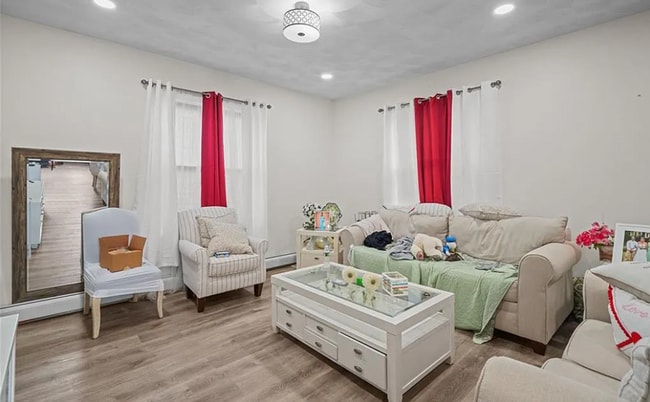 Building Photo - 471 Smithfield Ave