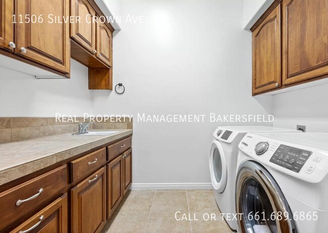 Building Photo - 11506 Silver Crown Ave
