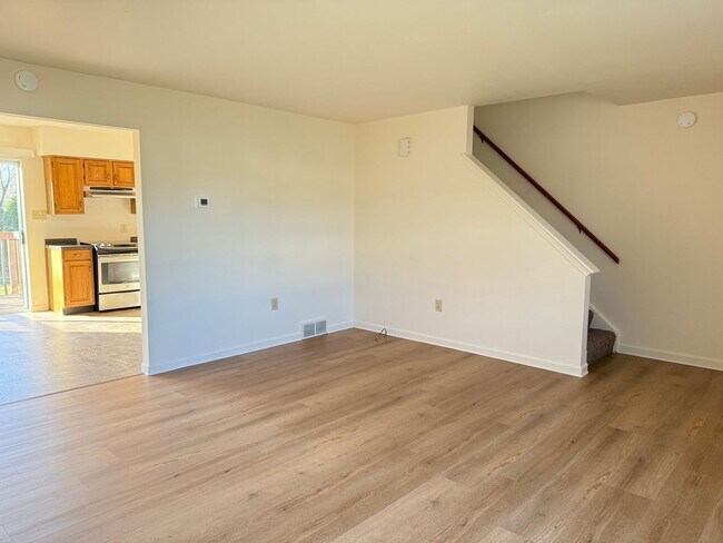 Building Photo - 110-112 Fridy St.