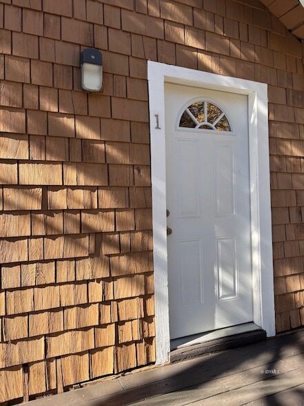 Building Photo - 52740 Pine Cove Rd