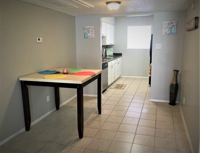 Building Photo - The New Horizon