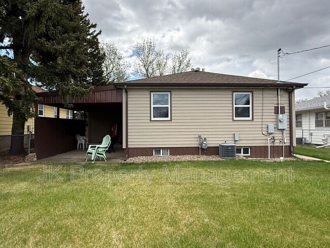 Building Photo - 3005 7th Ave N