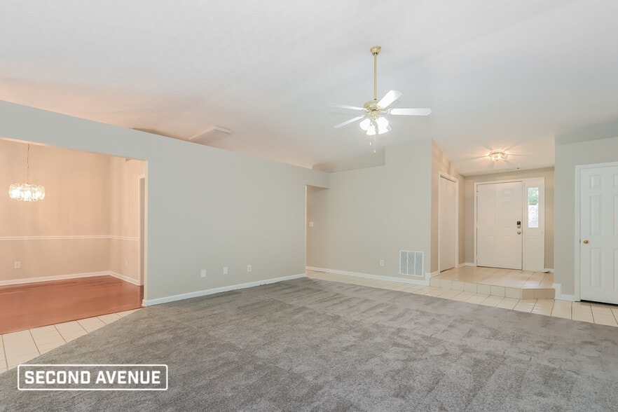 Building Photo - 3703 Windy Hill Dr SE