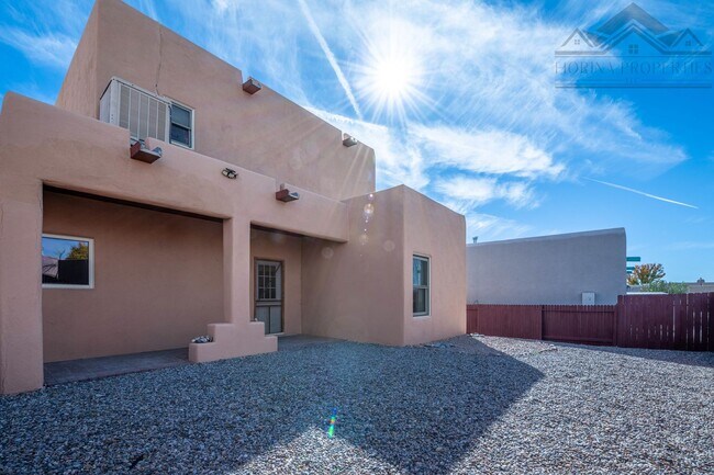Building Photo - 1 MO. FREE RENT! Serene Pueblo-Style Home in Tierra Contenta