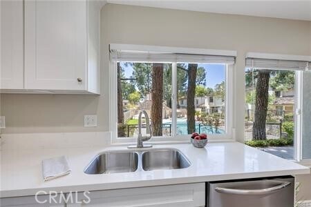 Building Photo - 801 Vista Ct