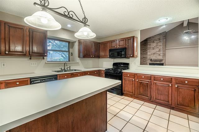 Building Photo - 7022 Escondido Dr