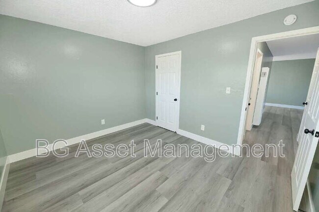 Building Photo - 1610 Sanford Ave